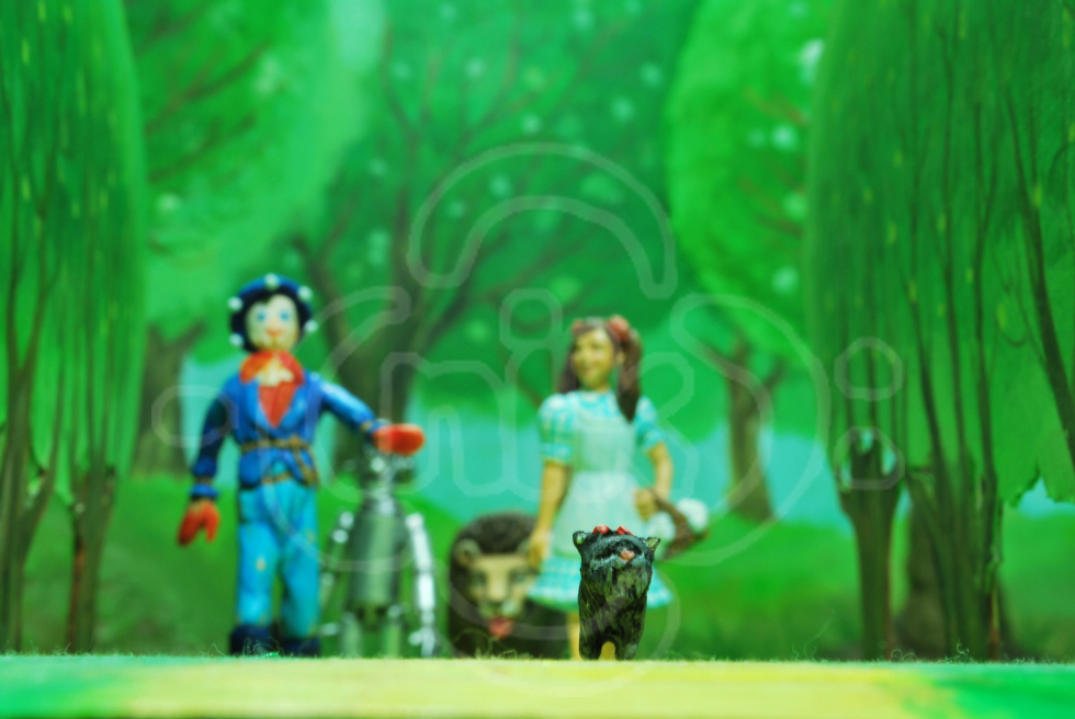 Wizard-of-Oz-Walk-Together