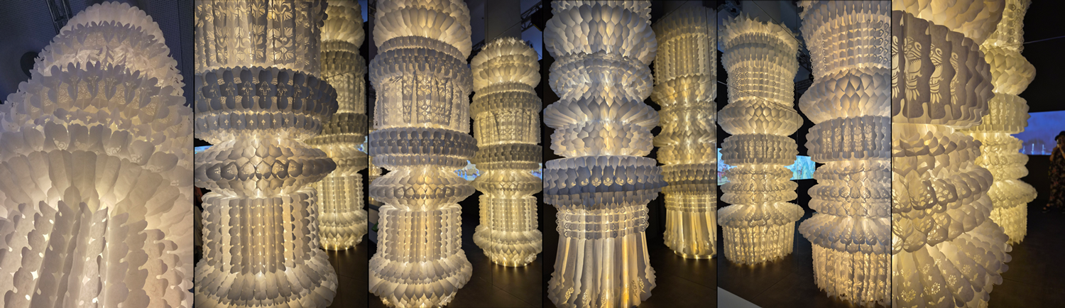 DDP Exhibition – Media Art Fall 2025. 흥미로운 전시는 헤리티지 : 더 퓨처 판타지 HERITAGE 국가유산진흥원에서 기획한 전시회. 사찰에서 연꽃 만들듯 그 기법을 응용한 종이 기둥들.
I made a reservation in advance and went. The most interesting exhibition was Heritage: The Future Fantasy, an exhibition planned by the National Heritage Promotion Agency.Relics from the Silla period. Paper pillars made using the same technique used to make paper lotus flowers in temples.