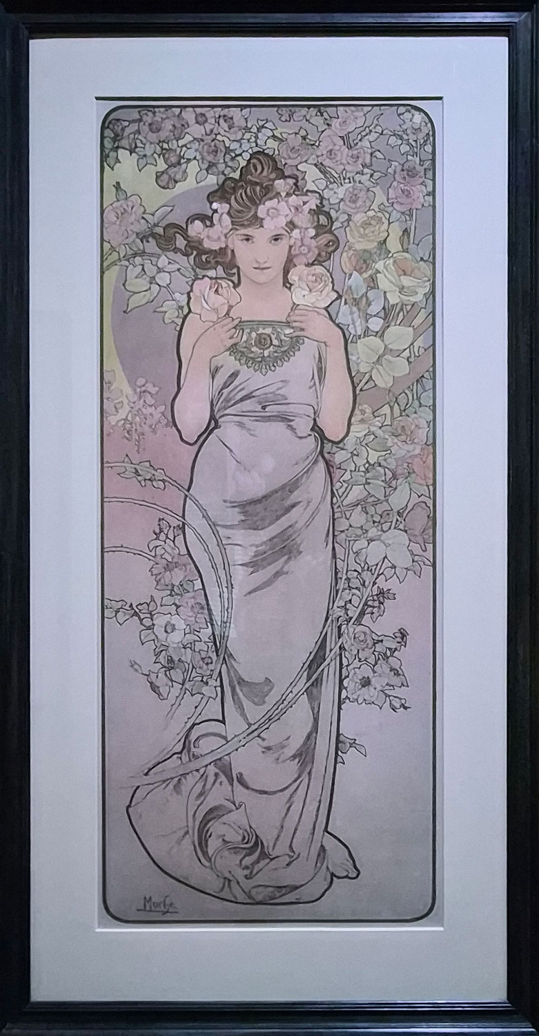 장미(The Rose)1898. 무하의 '꽃' 연작 중 하나로, 꽃의 특징을 아름다운 여성의 모습으로 의인화하여 표현한 작품.
One of Mucha's 'The Flowers' series, this work personifies the characteristics of flowers in the form of beautiful women.